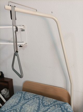 Letto elettrico con comando articolato