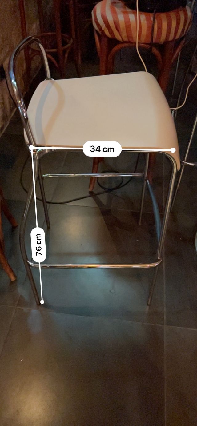 Juego de Mesa Alta con 4 sillas