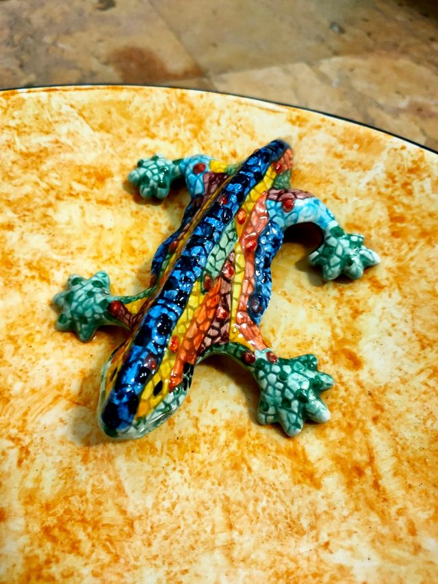 Plato cerámica Gaudí 38 cm(artesanal)