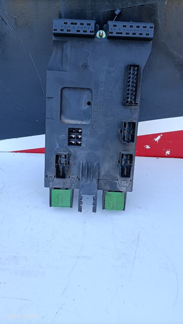 Caja de fusibles  Mercedes  clase V