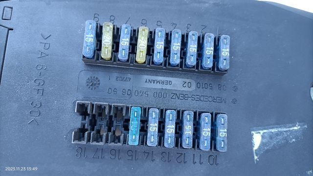 Caja de fusibles  Mercedes  clase V
