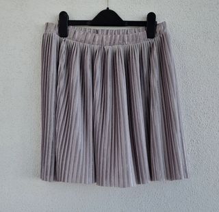 Falda plisada Zara