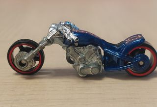 Lote de 11 coches y una moto Hot Wheels.