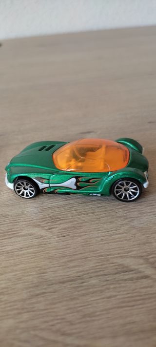 Lote de 11 coches y una moto Hot Wheels.