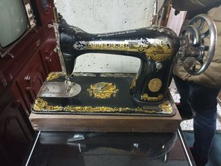 Maquina de coser singer