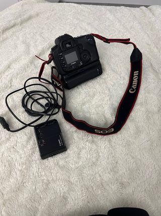 Camara de fotos Canon y mochila Lowepro