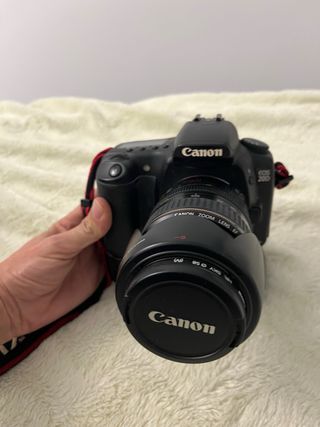 Camara de fotos Canon y mochila Lowepro