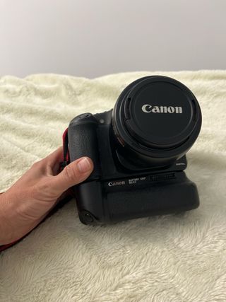 Camara de fotos Canon y mochila Lowepro