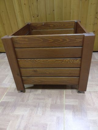 MACETA MADERA  TIPO TEKA