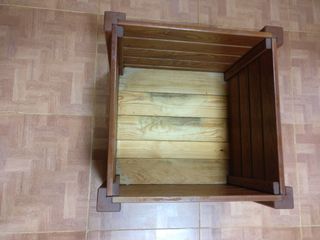 MACETA MADERA  TIPO TEKA