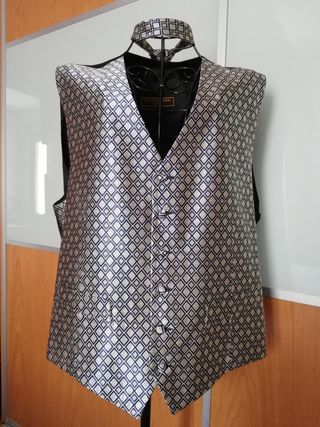 Chaleco y corbata boda
