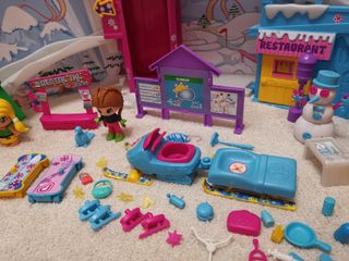 Winter hotel y parque de nieve Pin y Pon