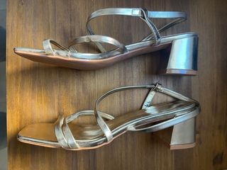 Sandalias doradas número 41 sin estrenar