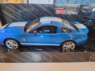 Ford Shelby de radio control