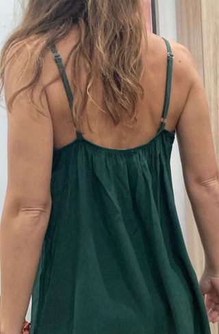 Camiseta verde tirantes.