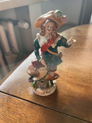 Figurina antica in ceramica