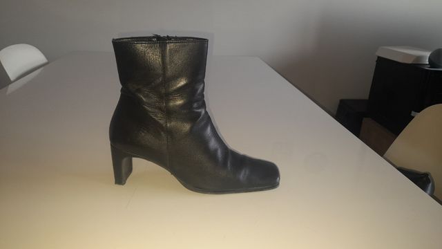 Preciosos botines de piel