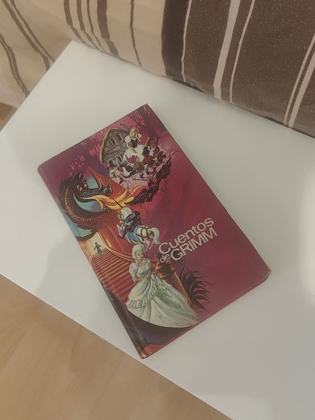 Libro Cuentos de Grimm