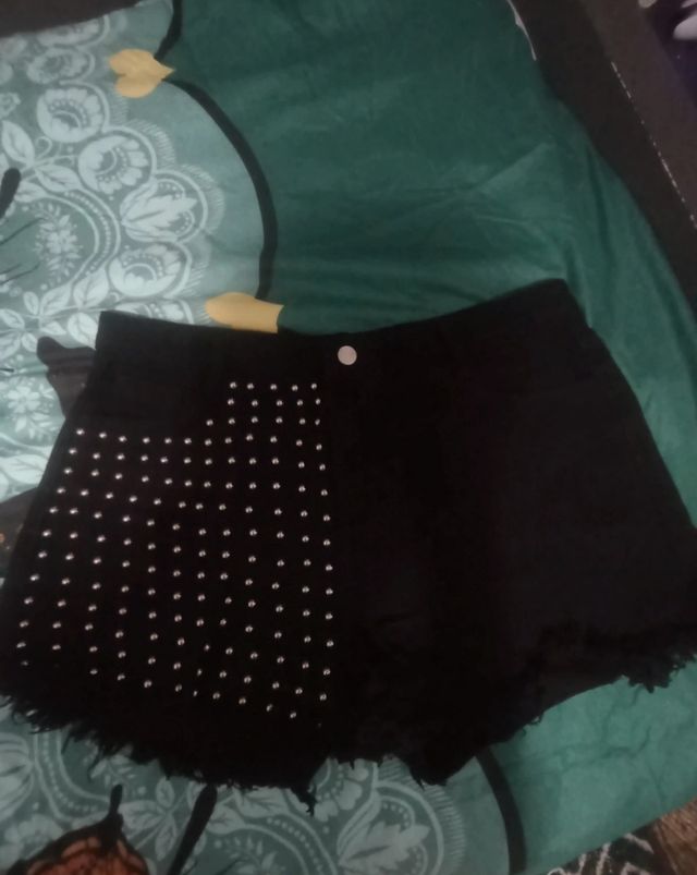 Pantalón negro tachuelas gótico