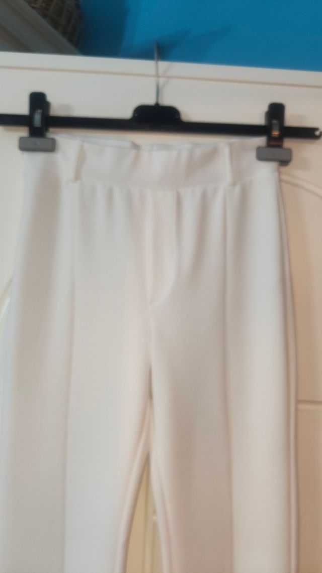 Pantaloni gamba ampia