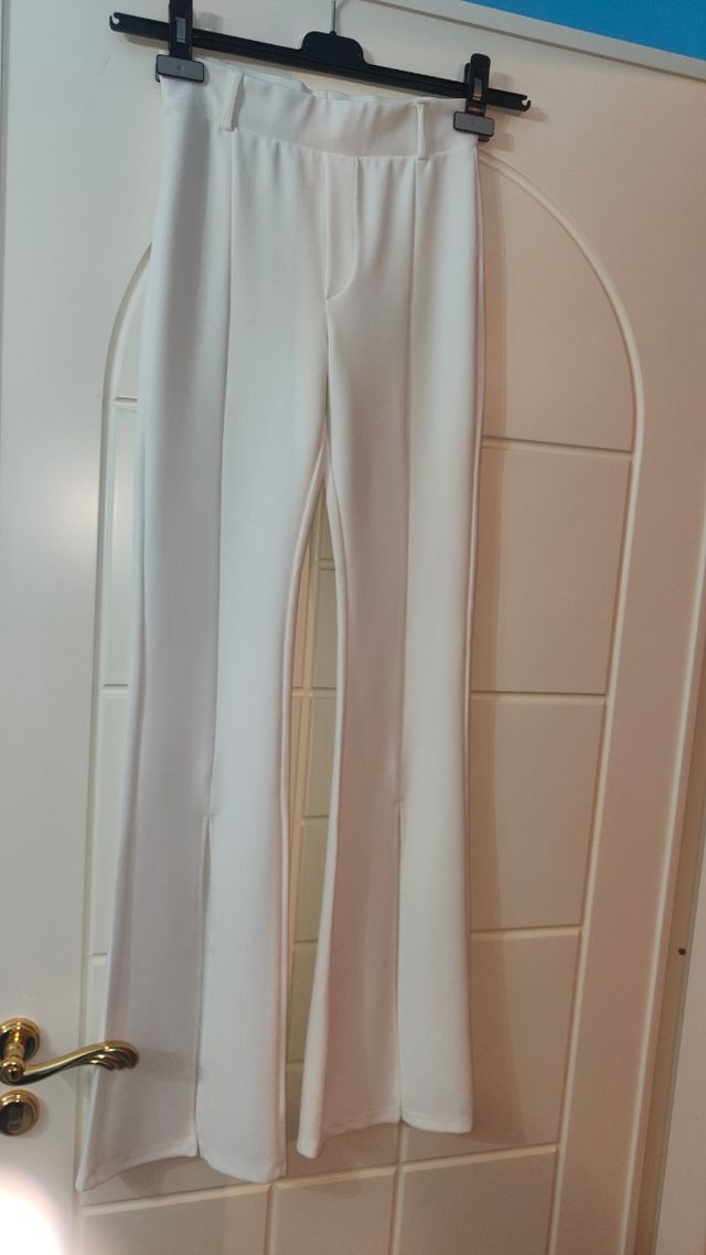 Pantaloni gamba ampia