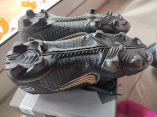 Botas futbol césped artificial Nike talla 36,5