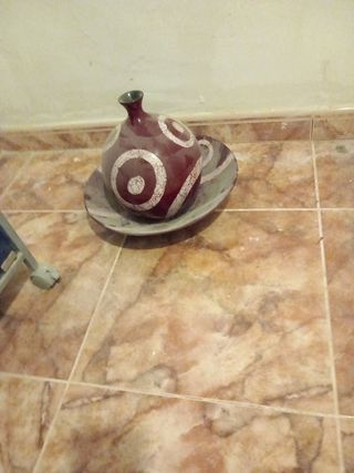 PLATO Y JARRÓN A CONJUNTO.