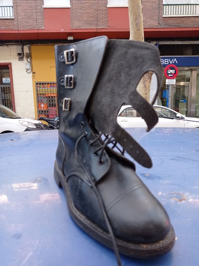 Antiguas botas militares SEGARRA