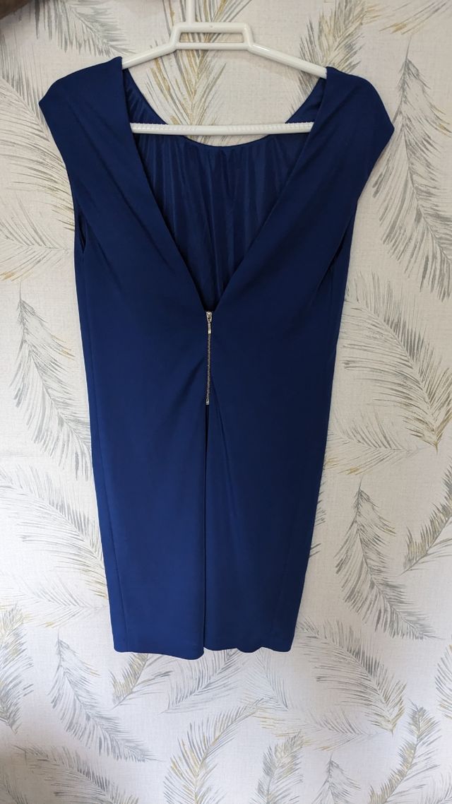 Vestido corto azul eléctrico