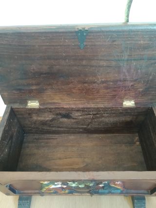 Baúl antiguo madera.