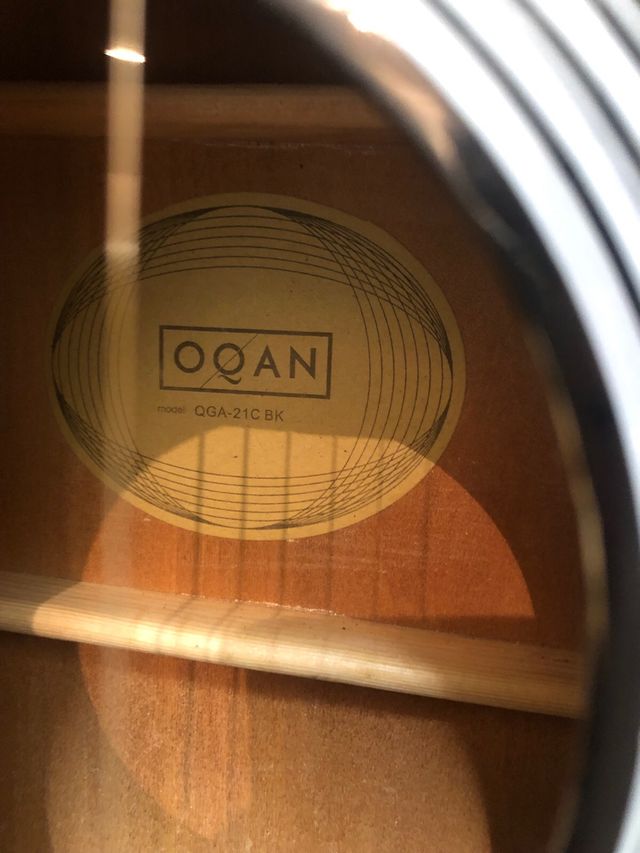 Guitarra acústica - Oqan