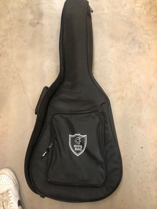 Guitarra acústica - Oqan