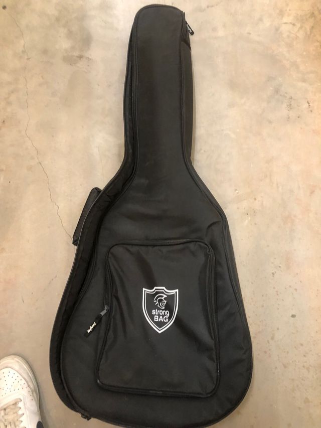 Guitarra acústica - Oqan