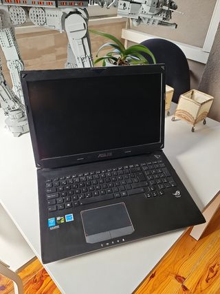 Asus G750JY  Portátil 