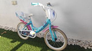 Bici de 16" con ruedines