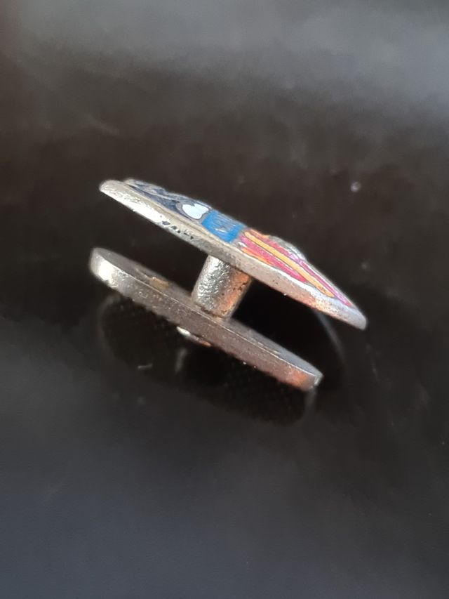 PIN OJAL VALENCIA