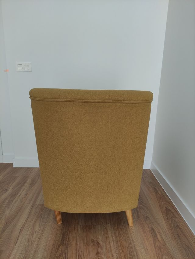 BUTACA SALON. BANAK. MODELO LETIZIA. COLOR MOSTAZA