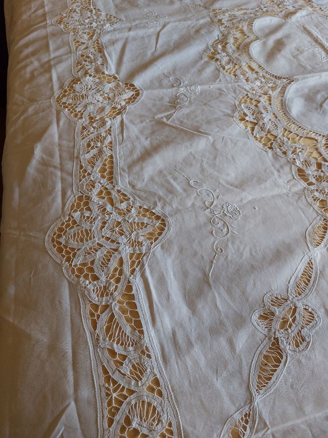 Copriletto pizzo rinascimento