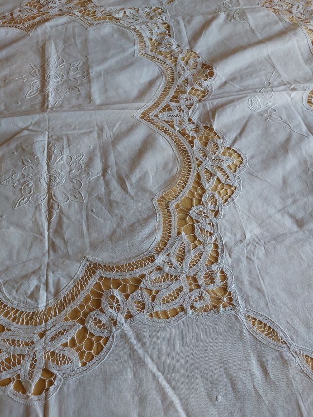 Copriletto pizzo rinascimento