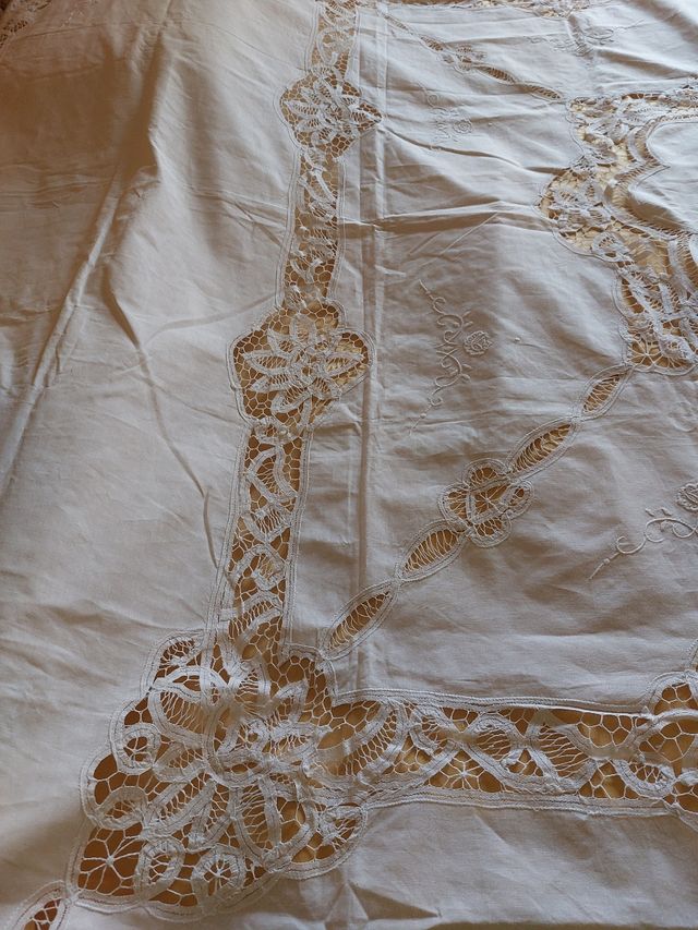 Copriletto pizzo rinascimento