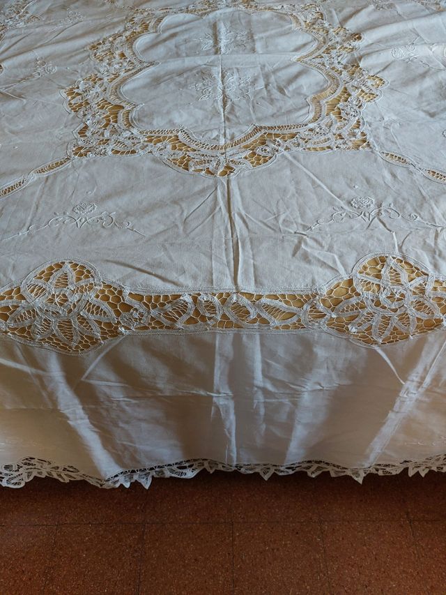 Copriletto pizzo rinascimento