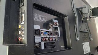 Televisión Samsung + soporte