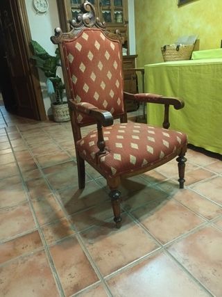 Sillones, dos, antiguos tapizados