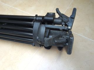 Trípode vídeo profesional 501 y 525 MVB