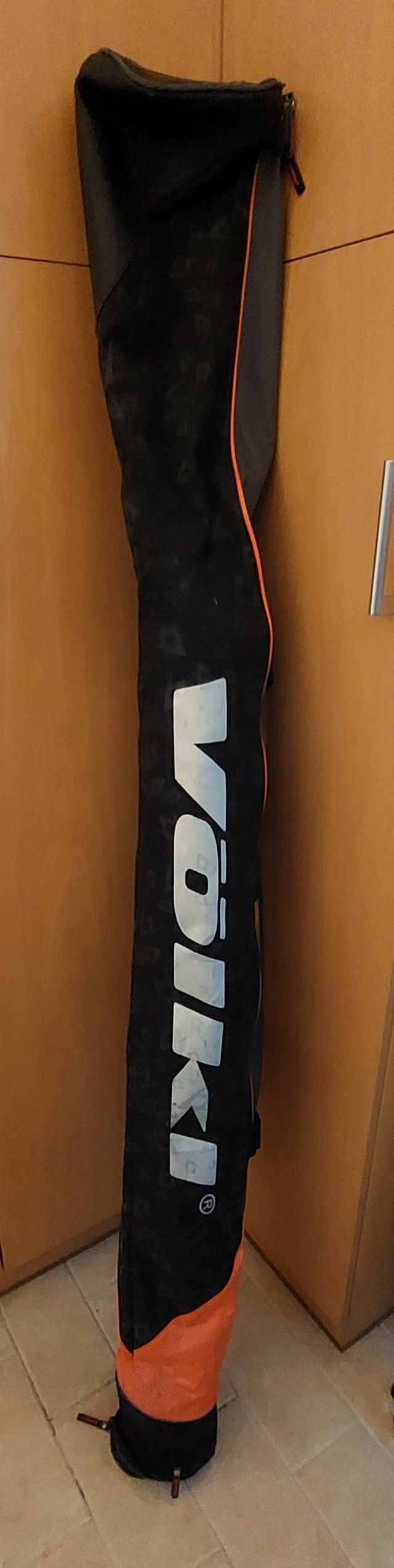 Skis volki 6 estrellas, bastones y FUNDA DE TRANSP