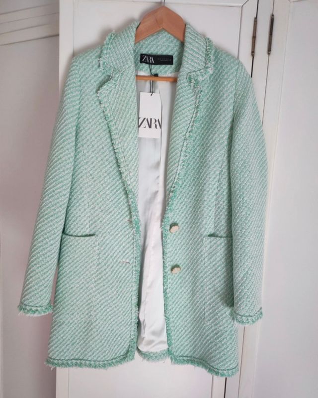 Abrigo estilo tweed Chanel (manteco/zara)