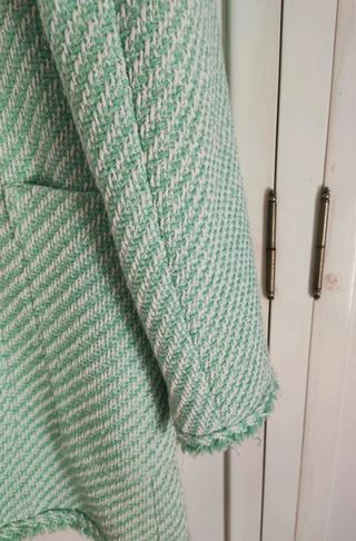 Abrigo estilo tweed Chanel (manteco/zara)