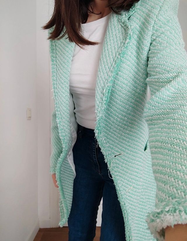 Abrigo estilo tweed Chanel (manteco/zara)