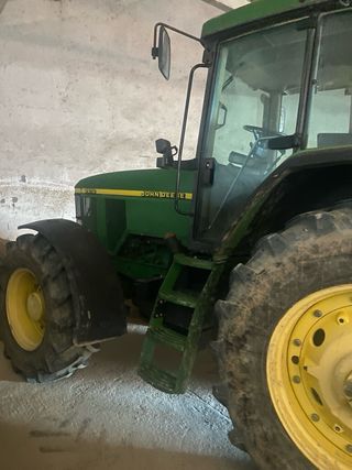 John Deere 7610