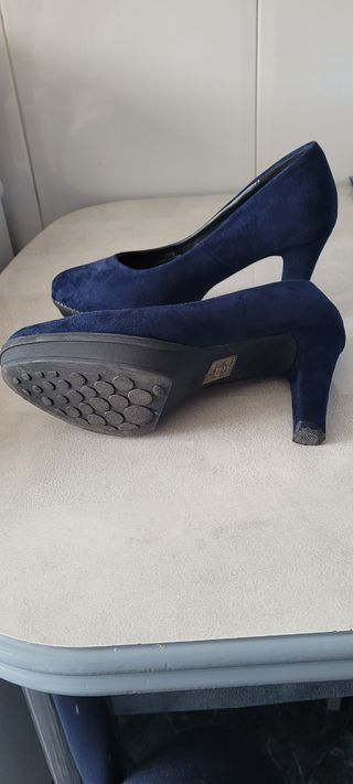 zapatos terciopelo azul de tacón
